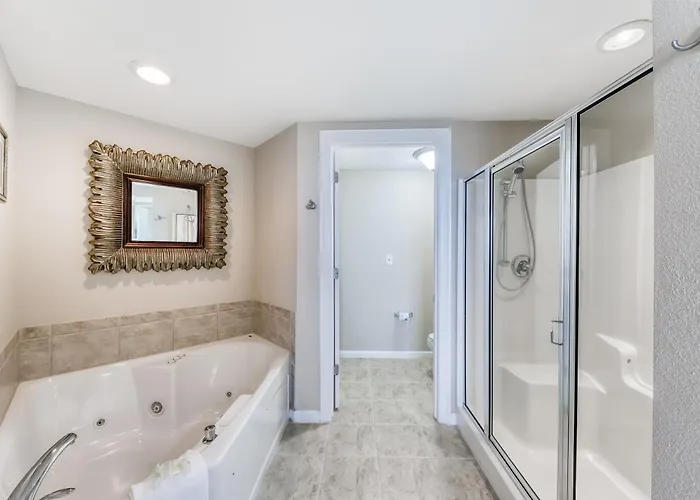 Holiday home Gulf-front W Great Location Access & Shared Pool Hot Tub *
