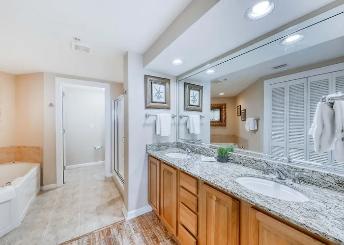 Gulf-front W Great Location Access & Shared Pool Hot Tub * Gulf Shores